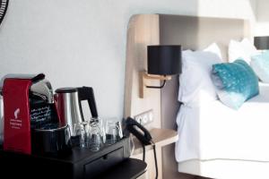 Hotels Relais Saint Jacques - Chateauroux : photos des chambres