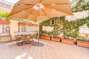 Colosseum Terrace Apartment