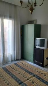 CENTER near the sea and metro and conference center of concert hall