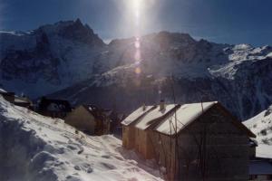 Appartements Apartment on the ground floor in Le Chazelet facing the Meije & its glacier : photos des chambres