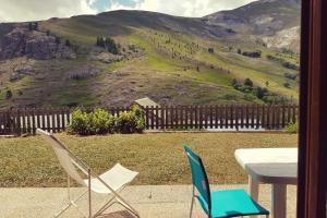 Apartment on the ground floor in Le Chazelet facing the Meije & its glacier