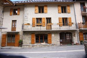 Maisons de vacances Chez Jean Pierre - Bedroom in a 17th century house - n 4 : photos des chambres