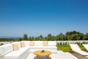 Vilana White Elegant Villa