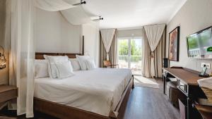 Junior Suite room in Be Live Adults Only La Cala Boutique Hotel