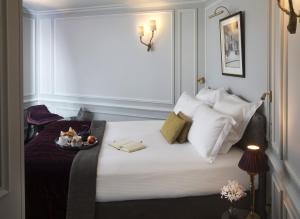 Superior Double Room - La Séduisante room in Hôtel Bourgogne & Montana