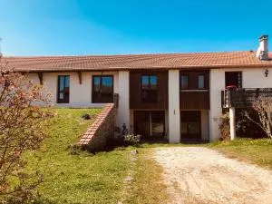 乐冠军旅馆 - Félines