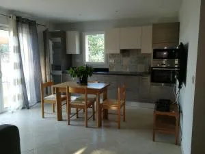 Charmante demeure au cœur de la provence verte - 布拉