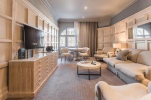 Headline Suite room in The Scotsman Hotel