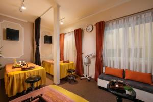 Hanoi Center Silk Premium Hotel & Spa & Travel