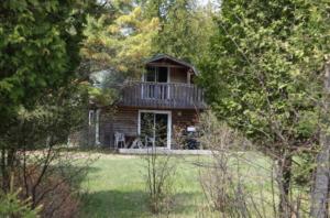 Dominion Bay Cottages - East Cottage