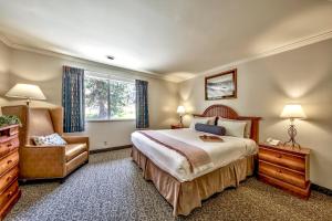 Deluxe Two-Bedroom Suite room in Forest Suites Resort at the Heavenly Village