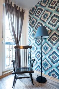 Modern Naive Downtown with free private garage-Fast WI-FI