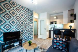 Modern Naive Downtown with free private garage-Fast WI-FI