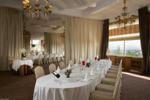 Hotels Pavillon Henri IV - Hotel Restaurant Terrasse : photos des chambres