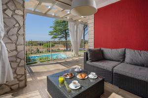 Astinian Villa Puntizela