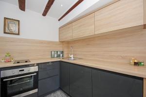 KiKa Luxury OldTown Apartment