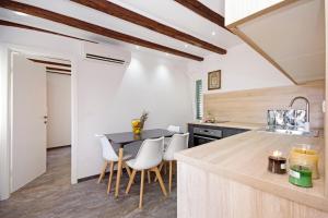 KiKa Luxury OldTown Apartment