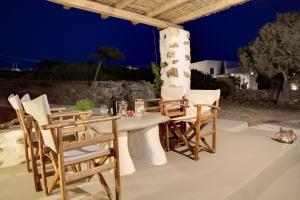 Katoikia, Cycladic house near Lolantonis beach Paros Greece