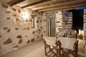 Katoikia, Cycladic house near Lolantonis beach Paros Greece