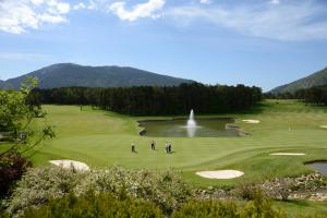 Chateau et Golf De Taulane