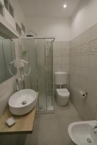 Double or Twin Room with Bathroom