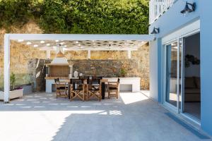 Nikiforos Villa, Private Pool & BBQ, SeaViews, By ThinkVilla