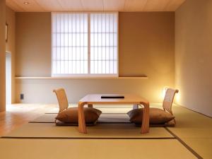 Japanilaistyylinen neljän hengen huone