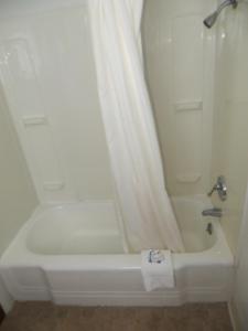 Queen Room with Two Queen Beds room in Bells Melody Motel