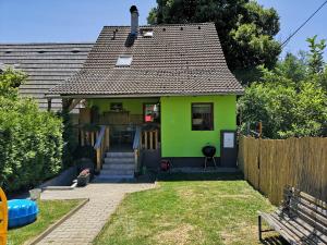 Chata Chalupa pod l&iacute;pou Doln&iacute; Police Česko