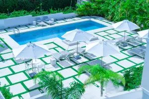 Mullins Grove - Saint Peter