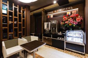 Hotels & Resort Feel