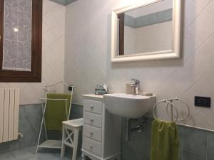 Camera Doppia con Letti Singoli con Bagno