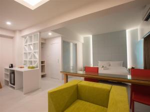 โรงแรมโกลว์ รัตนา เพลส