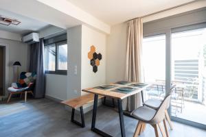 Kalamata Center Ground Floor 2BR Apt with Small Yard & 1Gbps Fiber