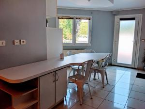 Appartements Studio calme et confortable proche de Saint-Chamond : photos des chambres