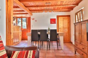 Chalets Le Chalet du Tanet spa sauna terrasse en Alsace : photos des chambres