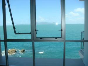 Best at Bright Point Absolute Waterfront Apartment