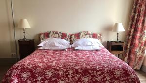 Twin Room with Bath room in La maison Jeanne d'Arc