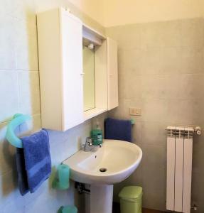 Case in campagna con piscina a Todi