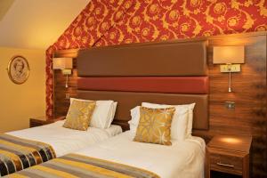 Standard Twin Room room in Rogerthorpe Manor Hotel BW Signature Collection