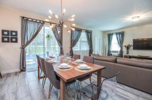 Fairway Private Pool & Disney Fun Getaway