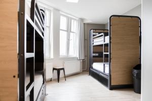 Private 4-Bed Room room in Generator Hamburg