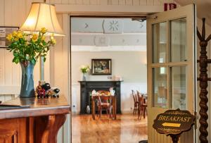 Hylands Burren Hotel