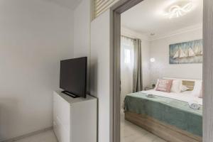 Royal Silver Apartment