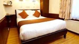 Classic Double Room room in La Gaffe - Restaurant with Rooms