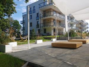 Apartament "Złoty relaks" tuż przy plaży z balkonem z widokiem na Hel i hamakami