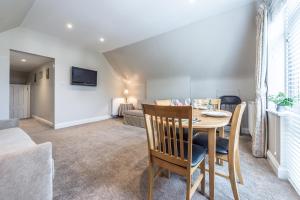 Stylish apartment 12 minutes tube to Oxford Street with free wifi and air con