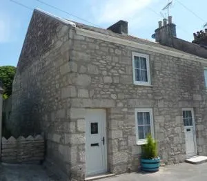 Pebble Reef - Easton