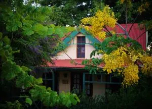 Petal Faire Cottage - Baviaanspoort