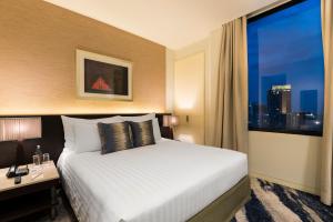 Grand Deluxe King Room room in Emporium Suites By Chatrium